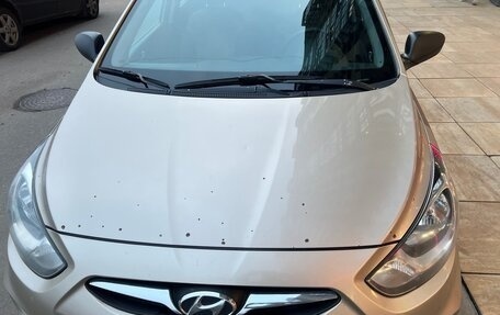 Hyundai Solaris II рестайлинг, 2011 год, 530 000 рублей, 7 фотография