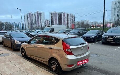 Hyundai Solaris II рестайлинг, 2011 год, 530 000 рублей, 10 фотография