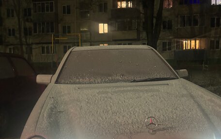 Mercedes-Benz E-Класс, 1998 год, 250 000 рублей, 2 фотография