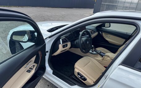 BMW 3 серия, 2018 год, 2 390 000 рублей, 15 фотография