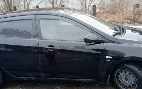 Hyundai Solaris II рестайлинг, 2011 год, 800 000 рублей, 2 фотография