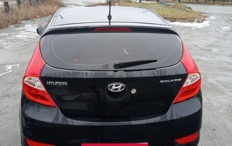 Hyundai Solaris II рестайлинг, 2011 год, 800 000 рублей, 4 фотография