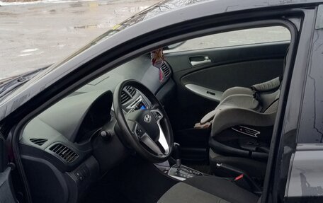 Hyundai Solaris II рестайлинг, 2011 год, 800 000 рублей, 5 фотография