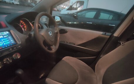 Honda Fit III, 2004 год, 400 000 рублей, 4 фотография