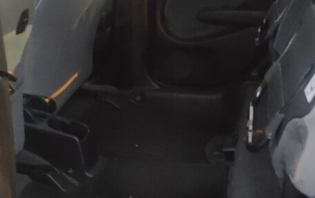 Honda Fit III, 2004 год, 400 000 рублей, 8 фотография