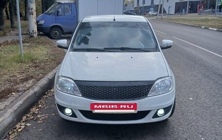 Renault Logan I, 2012 год, 380 000 рублей, 2 фотография