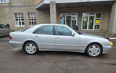 Mercedes-Benz E-Класс, 2001 год, 850 000 рублей, 1 фотография