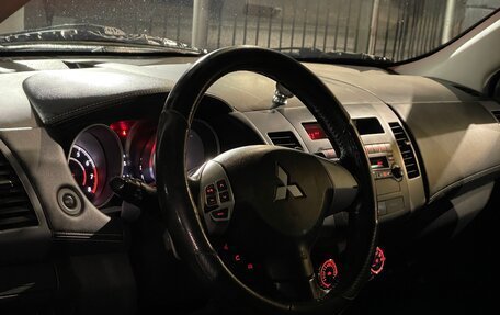 Mitsubishi Outlander III рестайлинг 3, 2010 год, 1 259 000 рублей, 8 фотография