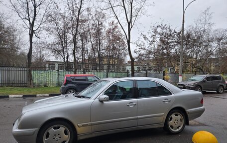 Mercedes-Benz E-Класс, 2001 год, 850 000 рублей, 6 фотография