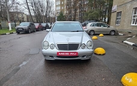 Mercedes-Benz E-Класс, 2001 год, 850 000 рублей, 3 фотография