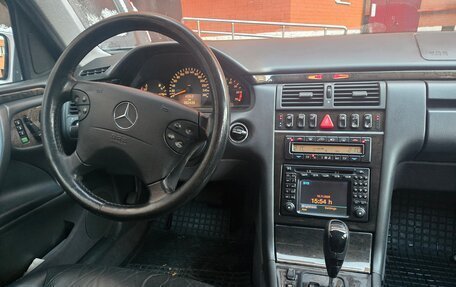 Mercedes-Benz E-Класс, 2001 год, 850 000 рублей, 15 фотография