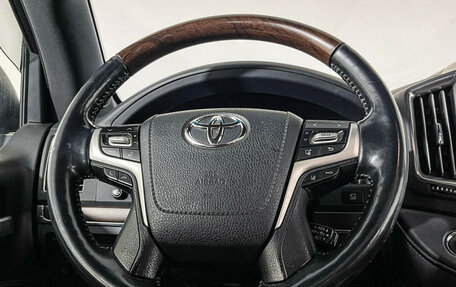 Toyota Land Cruiser 200, 2017 год, 7 997 000 рублей, 14 фотография