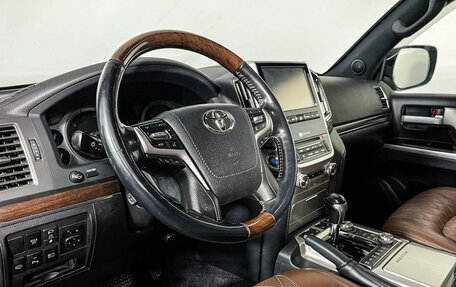 Toyota Land Cruiser 200, 2017 год, 7 997 000 рублей, 13 фотография