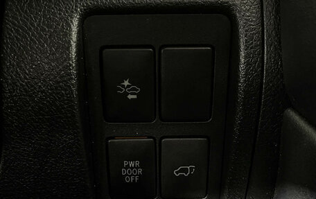 Toyota Land Cruiser 200, 2017 год, 7 997 000 рублей, 19 фотография