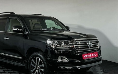 Toyota Land Cruiser 200, 2017 год, 7 997 000 рублей, 26 фотография