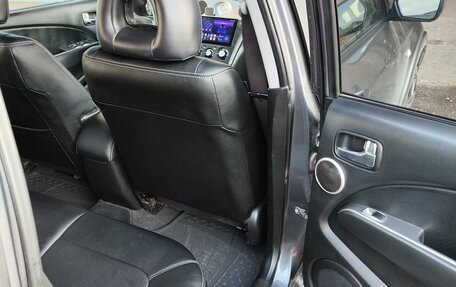 Mitsubishi Outlander III рестайлинг 3, 2005 год, 550 000 рублей, 4 фотография