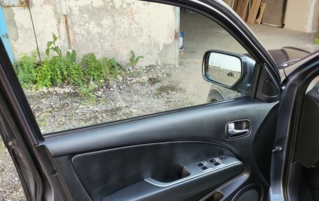 Mitsubishi Outlander III рестайлинг 3, 2005 год, 550 000 рублей, 17 фотография