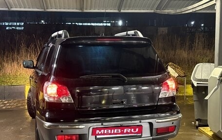 Mitsubishi Outlander III рестайлинг 3, 2004 год, 720 000 рублей, 2 фотография