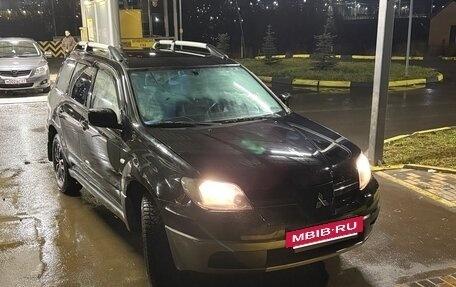 Mitsubishi Outlander III рестайлинг 3, 2004 год, 720 000 рублей, 13 фотография
