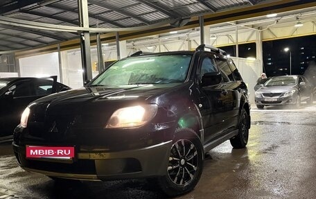 Mitsubishi Outlander III рестайлинг 3, 2004 год, 720 000 рублей, 4 фотография