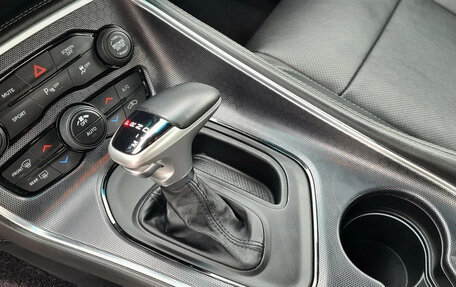 Dodge Challenger III рестайлинг 2, 2018 год, 4 050 000 рублей, 17 фотография