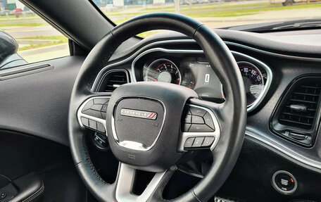 Dodge Challenger III рестайлинг 2, 2018 год, 4 050 000 рублей, 14 фотография