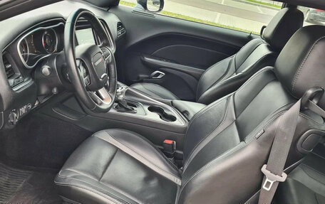 Dodge Challenger III рестайлинг 2, 2018 год, 4 050 000 рублей, 9 фотография