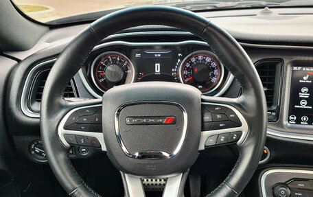 Dodge Challenger III рестайлинг 2, 2018 год, 4 050 000 рублей, 13 фотография