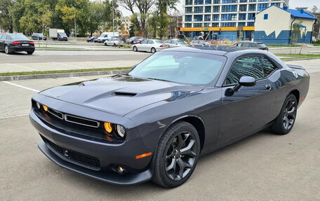 Dodge Challenger III рестайлинг 2, 2018 год, 4 050 000 рублей, 7 фотография