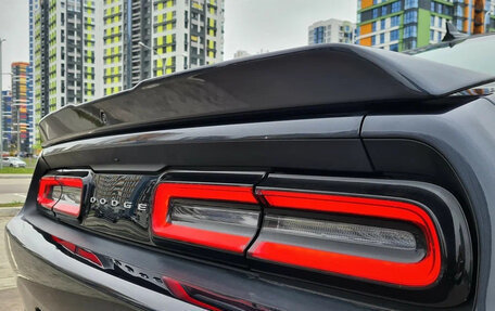 Dodge Challenger III рестайлинг 2, 2018 год, 4 050 000 рублей, 22 фотография