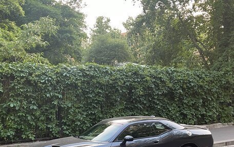 Dodge Challenger III рестайлинг 2, 2018 год, 4 050 000 рублей, 27 фотография