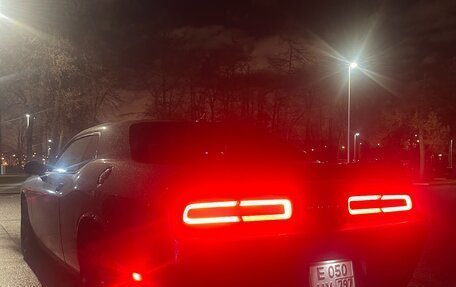 Dodge Challenger III рестайлинг 2, 2018 год, 4 050 000 рублей, 29 фотография