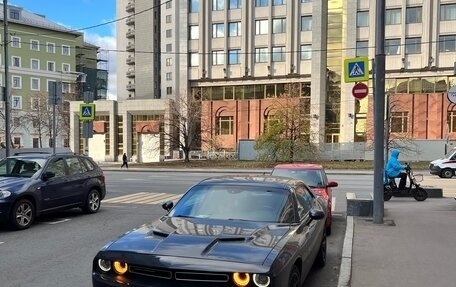 Dodge Challenger III рестайлинг 2, 2018 год, 4 050 000 рублей, 31 фотография