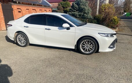 Toyota Camry, 2019 год, 2 890 000 рублей, 4 фотография