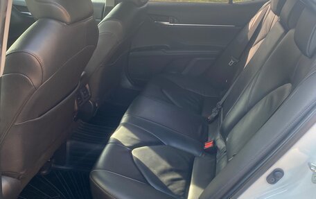 Toyota Camry, 2019 год, 2 890 000 рублей, 10 фотография