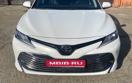 Toyota Camry, 2019 год, 2 890 000 рублей, 2 фотография
