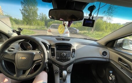 Chevrolet Cruze II, 2010 год, 580 000 рублей, 2 фотография