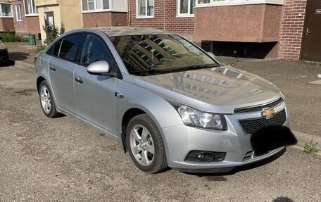 Chevrolet Cruze II, 2010 год, 580 000 рублей, 3 фотография