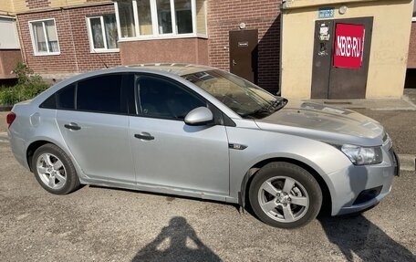 Chevrolet Cruze II, 2010 год, 580 000 рублей, 4 фотография