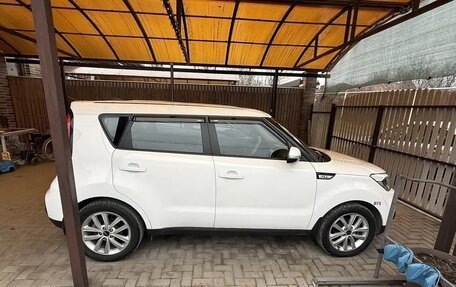 KIA Soul II рестайлинг, 2018 год, 1 800 000 рублей, 3 фотография