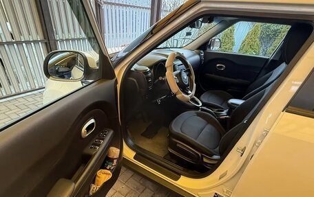 KIA Soul II рестайлинг, 2018 год, 1 800 000 рублей, 6 фотография