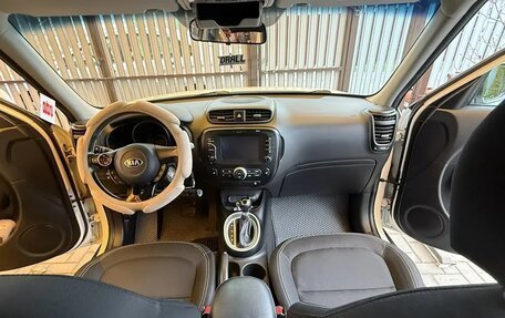 KIA Soul II рестайлинг, 2018 год, 1 800 000 рублей, 8 фотография