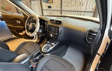 KIA Soul II рестайлинг, 2018 год, 1 800 000 рублей, 5 фотография