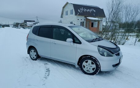 Honda Fit III, 2003 год, 310 000 рублей, 1 фотография