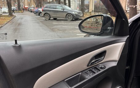 Chevrolet Cruze II, 2011 год, 900 000 рублей, 16 фотография