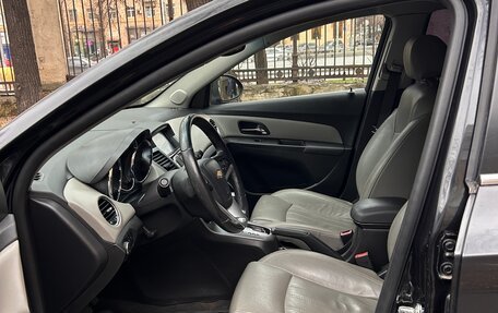 Chevrolet Cruze II, 2011 год, 900 000 рублей, 15 фотография