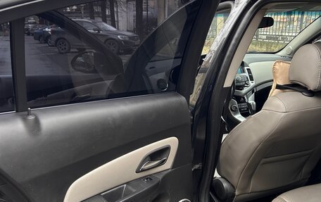 Chevrolet Cruze II, 2011 год, 900 000 рублей, 17 фотография