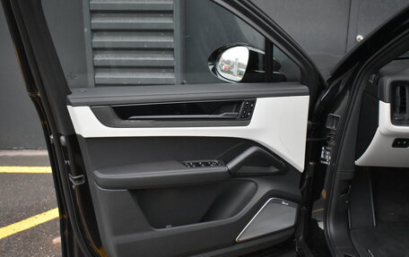 Porsche Cayenne III, 2025 год, 24 300 000 рублей, 21 фотография