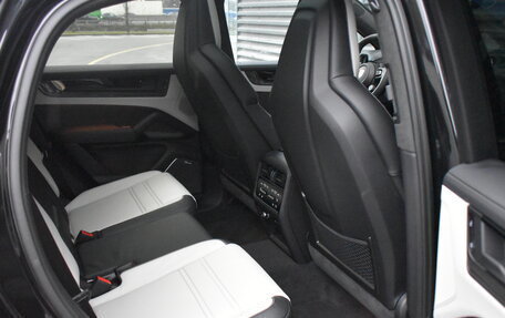 Porsche Cayenne III, 2025 год, 24 300 000 рублей, 35 фотография