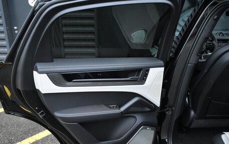 Porsche Cayenne III, 2025 год, 24 300 000 рублей, 30 фотография